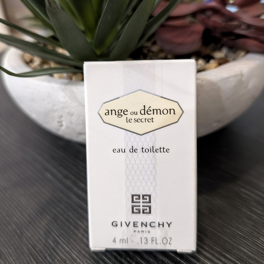Givenchy Ange Ou Demon For Women. Eau De Toilette Perfume. Sample Size 4 ml